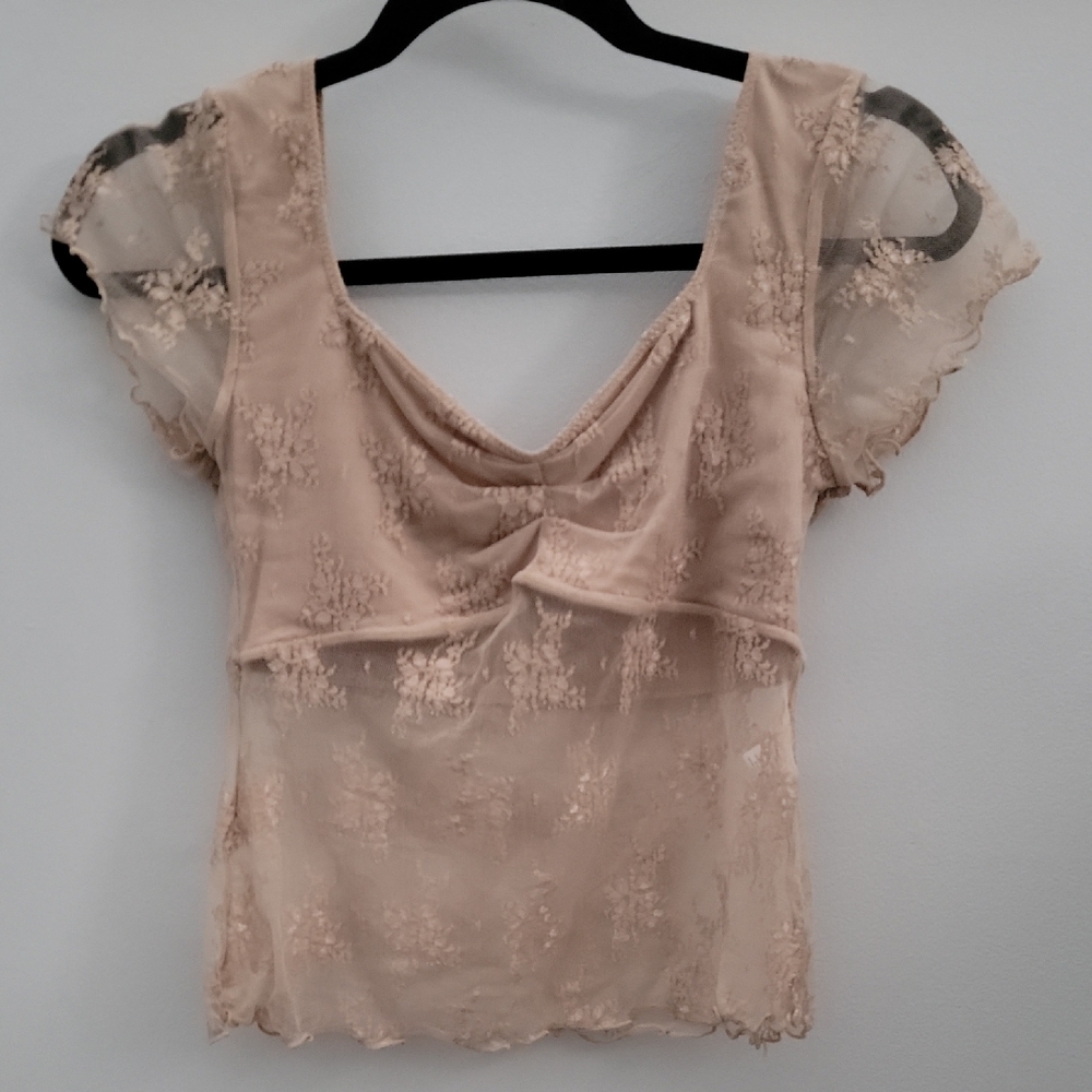 Cute Sheer Lace Top In Cream. Size S